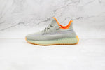 Tênis Adidas Yeezy Boost 350 V2 Desert Sage Reflective - Vilas Store