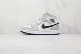 Tênis Nike Air Jordan 1 Mid Light Smoke Grey - Vilas Store