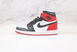 Tênis Nike Air Jordan 1 Retro High Black Toe - Vilas Store