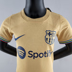 Kit Infantil Barcelona II 22/23 Nike - Dourado - Vilas Store