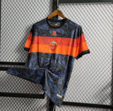 Camisa Roma 22/23 New Balance - Laranja e Preta - Vilas Store